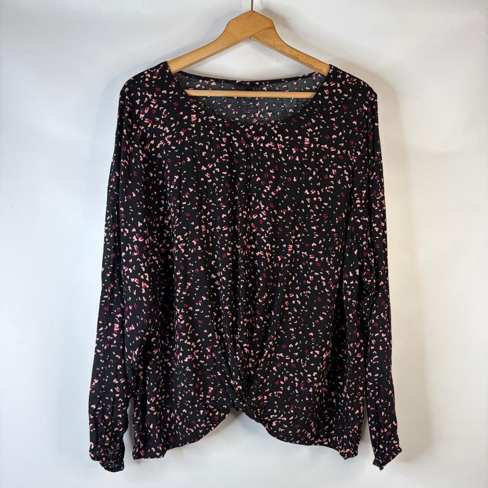 Torrid Blouse Women 3 Black Pink Abstract Heart Print Front Twist Knot Top